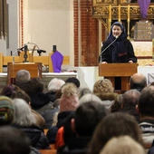 S. Pudełko we Wrocławiu: Zapach raju jest w nas silniejszy niż odór grobu