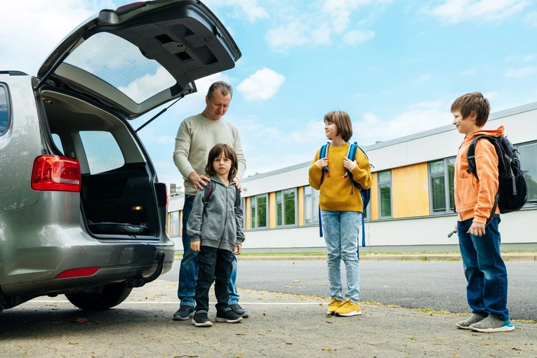 Najczęstsze błędy rodziców podczas jazdy z dziećmi w drodze do przedszkola