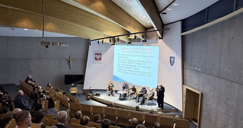 Katowice. Debata "Prorocy nie umierają bezowocnie" na Wydziale Teologicznym