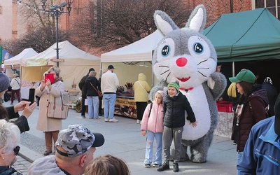 W tym roku była okazja, aby zrobić sobie zdjęcie z wielkanocnym zajączkiem. 