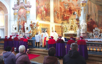 Krzeszowski odpust ku czci św. Józefa to centralne wydarzenie dla diecezji legnickiej związane z tą uroczystością. 