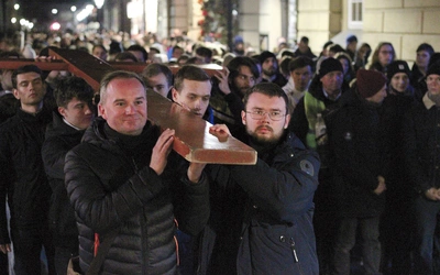 Rozważania męki Pańskiej zakończyły się w Bazylice św. Franciszka z Asyżu.