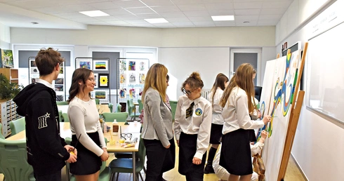 Na terenie archidiecezji gdańskiej funkcjonuje  6 katolickich liceów,  15 katolickich szkół podstawowych oraz 18 katolickich przedszkoli. 