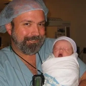 Krew tych maleńkich istot na moich rękach – historia nawrócenia dr. Johna Bruchalskiego