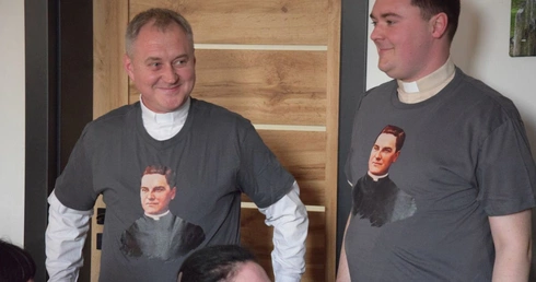 Rycerze Kolumba goszczą wdowy z dziećmi z Ukrainy.