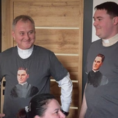 Rycerze Kolumba goszczą wdowy z dziećmi z Ukrainy.