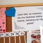 Wizyta bp. Odera na oddziale położniczym