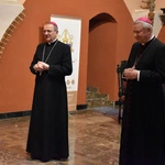 Bożogrobcy przekazali olejek nardowy z Ziemi Świętej 