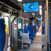 Koleje Śląskie bardziej dostępne – korzysta z nich coraz więcej pasażerów ze szczególnymi potrzebami 