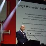 Od oporu do niepodległości