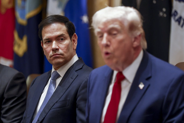 Marco Rubio (z lewej)
