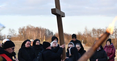 Wędrówka za krzyżem Kalwarią Rokitniańską trwa już ćwierć wieku