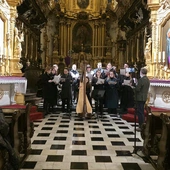 Muzyczna adoracja krzyża