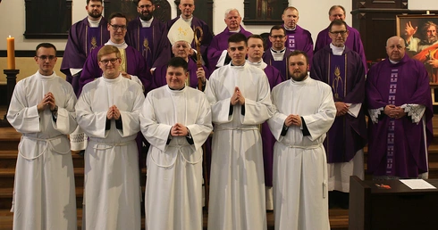 Bp Szkudło do lektorów: Niech wasza posługa nie będzie odtwórczym przekazywaniem treści, lecz świadectwem całego waszego życia