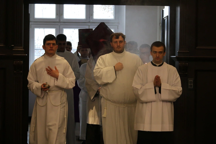 Ustanowienie nowych lektorów