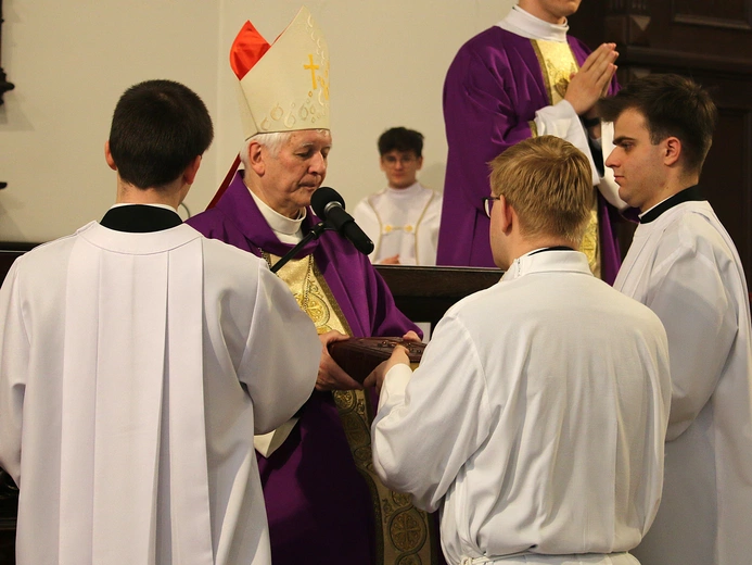 Ustanowienie nowych lektorów