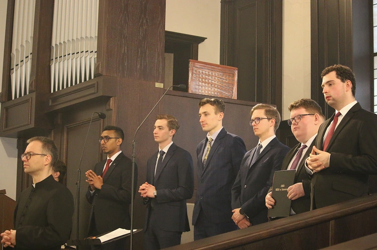 Ustanowienie nowych lektorów