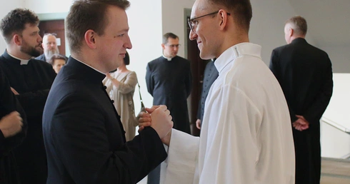 Ustanowienie nowych lektorów