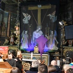 Koncert pod zasłonami 