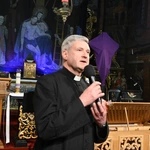 Koncert pod zasłonami 