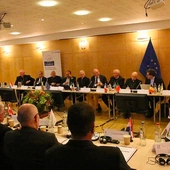 Biskupi alarmują po decyzji PE: polityka migracyjna UE oddala się od swoich wartości