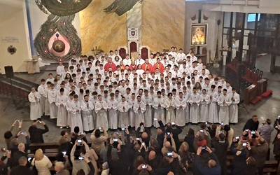 Nowi ceremoniarze i animatorzy z bp. Romanem Pindlem i duszpasterzami diecezjalnymi.