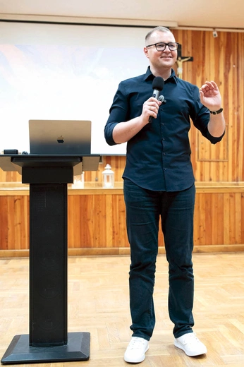 Podczas marcowego spotkania konferencje wygłosił Karol Sobczyk. 