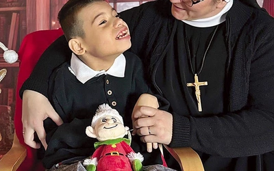 Siostry na co dzień otaczają czułą opieką dzieci z niepełnosprawnościami.