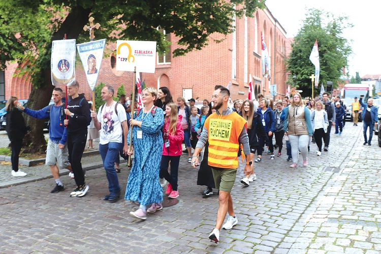 Pątnicy tradycyjnie wyruszają spod Katedry  św. Mikołaja.