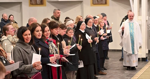 Obrońcy nienarodzonych będą modlić się codziennie za swoich duchowych podopiecznych.