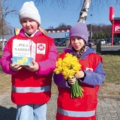 Najmłodsi wolontariusze parafii  w Dąbkach.
