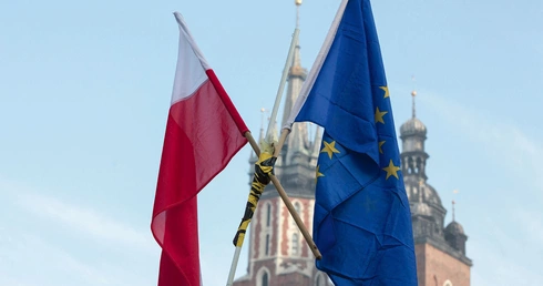 TSUE wkracza w kompetencje państw członkowskich. Kto chce polexitu?