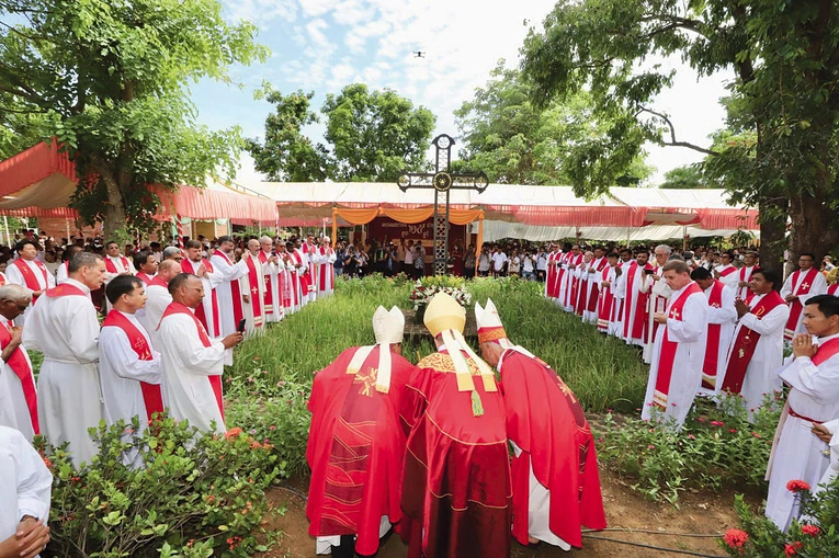 Świadkowie Chrystusa na Polach Śmierci. Pamięć o męczennikach z czasów reżimu Czerwonych Khmerów