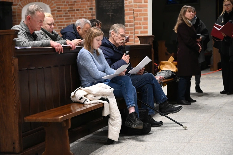 Droga Krzyżowa z Domem Nadziei