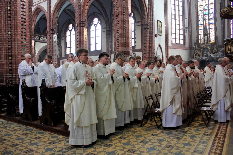 Bp Oder do kapłanów: Niech zniknie chłód urzędowego dystansu