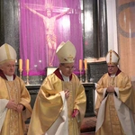 Msza św. Krzyżma w archikatedrze warszawskiej