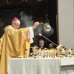 Msza św. Krzyżma w archikatedrze warszawskiej