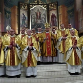 Bp Pindel do kapłanów: Stajemy się krajem podobnym do misyjnych