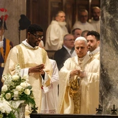 Papież w Wielki Czwartek: obmycie nóg jest gestem, który stanowi syntezę objawienia Boga