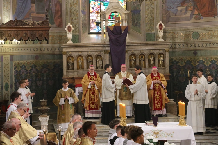 Płock. Msza Krzyżma