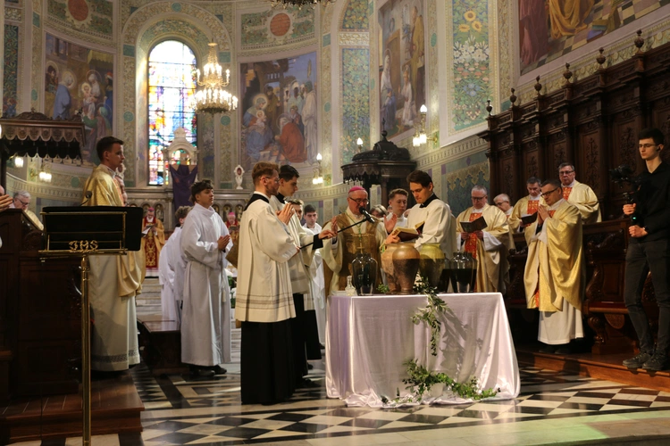 Płock. Msza Krzyżma