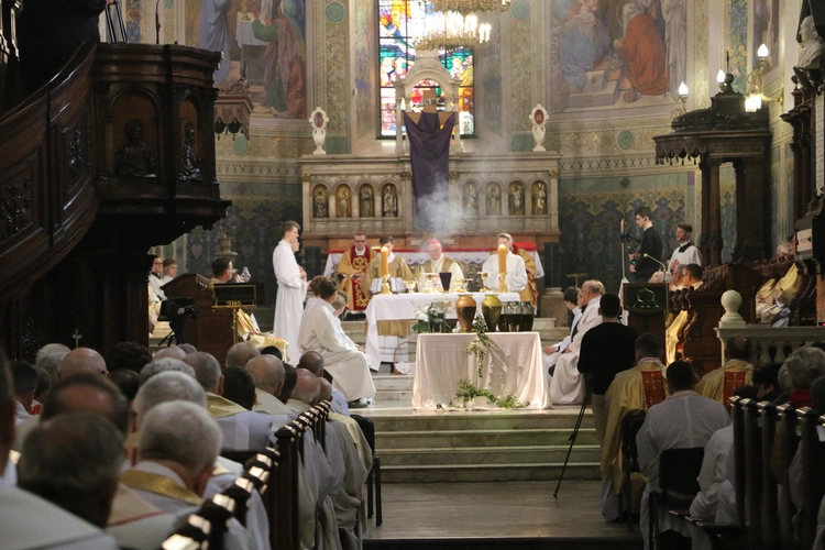 Płock. Msza Krzyżma