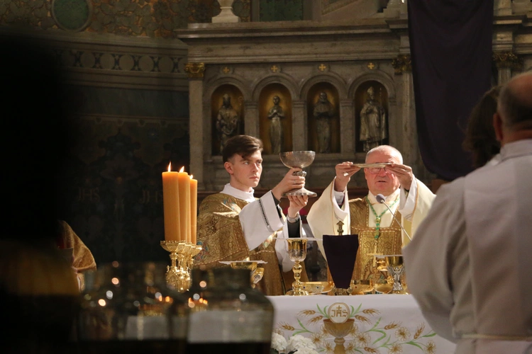 Płock. Msza Krzyżma