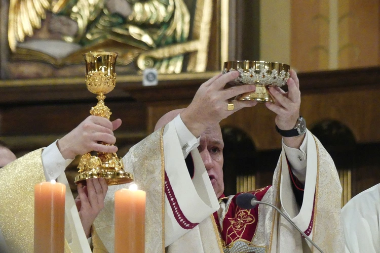 Bp Greger w Wielki Czwartek: Trzeba pozwolić Bogu, żeby mi usłużył