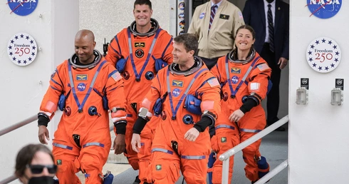 Statek Orion z załogą misji Artemis II wyruszył w stronę Księżyca