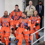 Statek Orion z załogą misji Artemis II wyruszył w stronę Księżyca