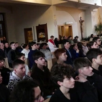 Droga Krzyżowa chłopaków ze skoczowskiej Przestrzeni Opatrzności w Pogórzu