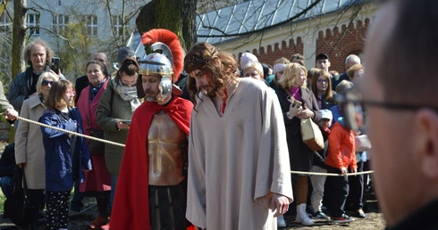 Misterium w Piekarach Śl. 2026 - Droga Krzyżowa