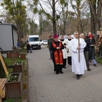 Droga Krzyżowa w schronisku Towarzystwa Pomocy im. św. Brata Alberta