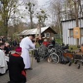 Droga Krzyżowa w schronisku Towarzystwa Pomocy im. św. Brata Alberta